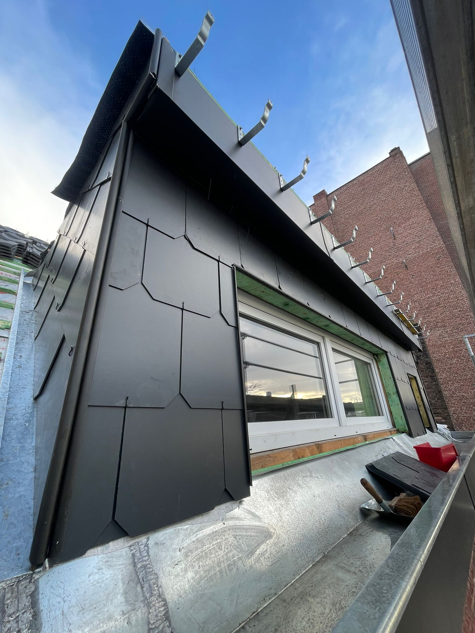 Finitions zinguerie sur mesure — Couverture par Balo Toiture en Belgique