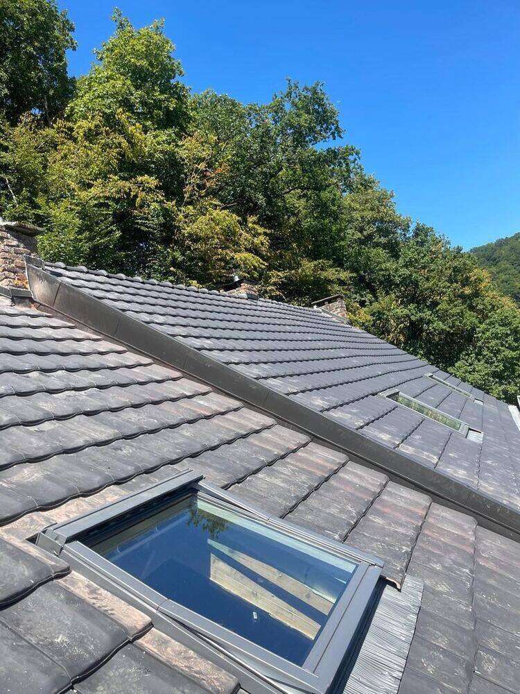 Pose de fenêtre de toit Velux — Fenêtre de toit par Balo Toiture en Belgique